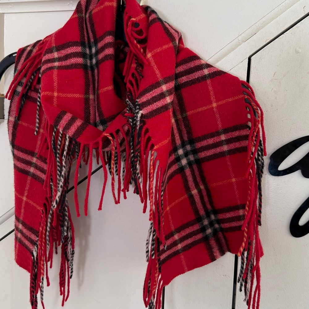 HAPPY Scarf 2x fringe in Iconic Wool plaid RED Black Cream Gold - no label EUC
